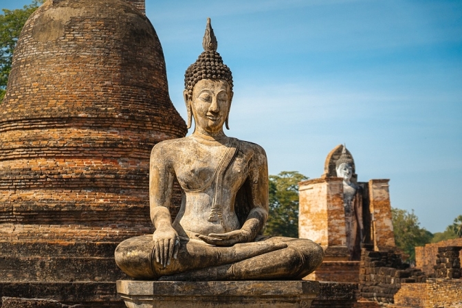 book hotel near Wat Phra Kaew