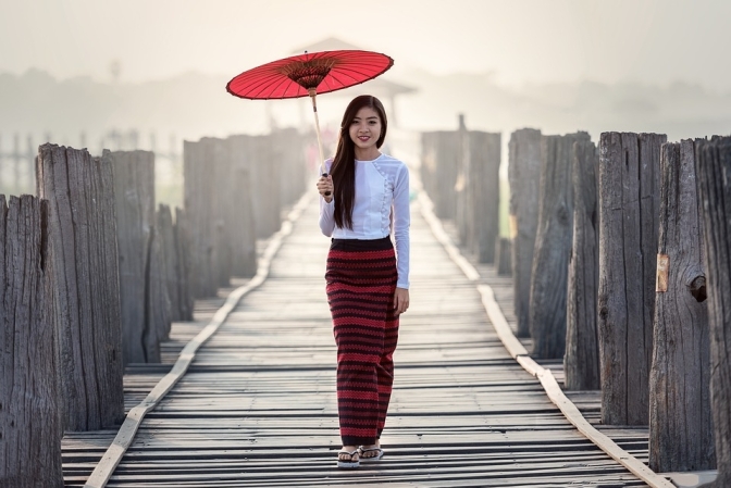 book hotel near Wat Phra Kaew