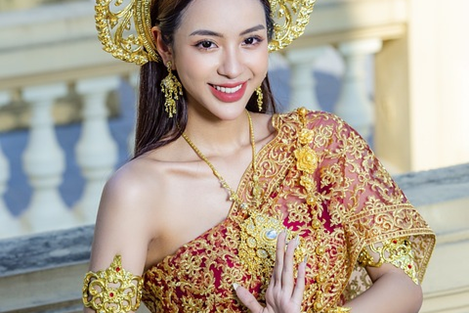 cheap flight and hotel deals to Bangkok