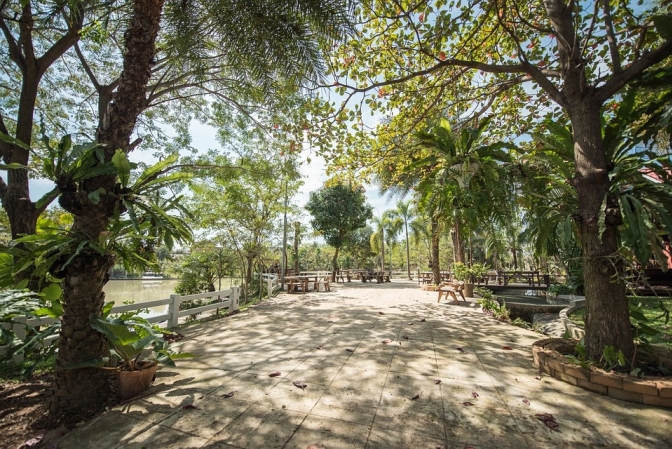 budget-friendly city tour Bangkok for families